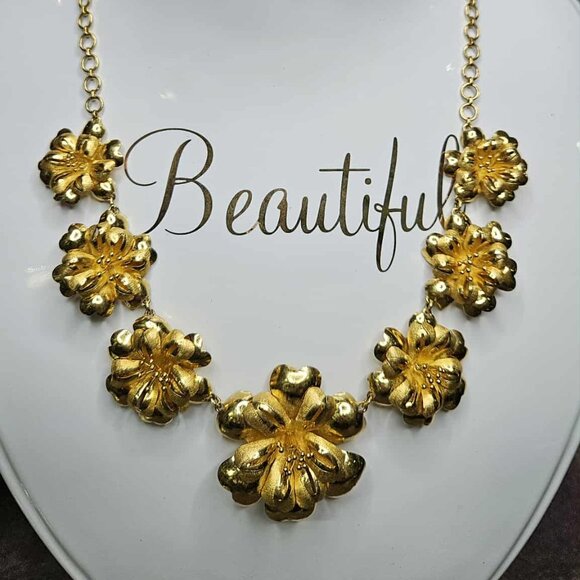 Radiant 22k Yellow Gold Flower Necklace - Picture 1 of 11